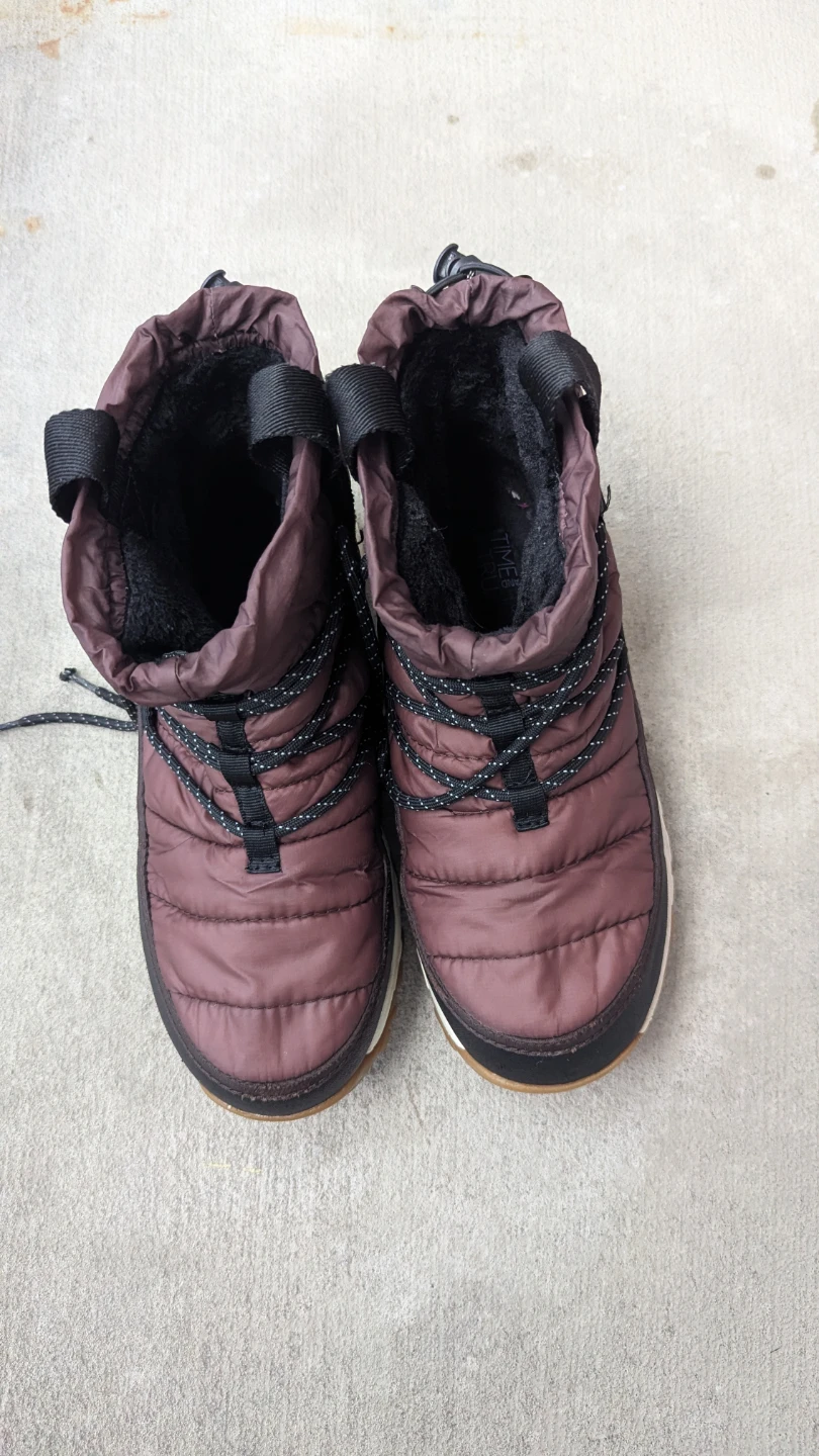 Women Winter Puffer Boots Time and Tru Brand