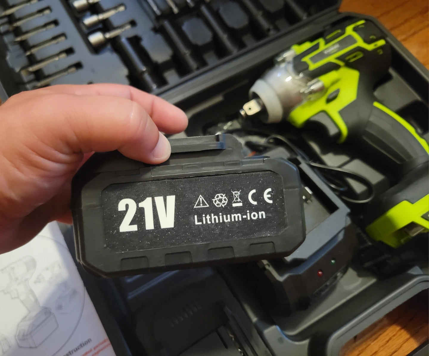 NEW Yunxi Impact Wrench Kit w/2 batteries 4.0Ah - photo 2