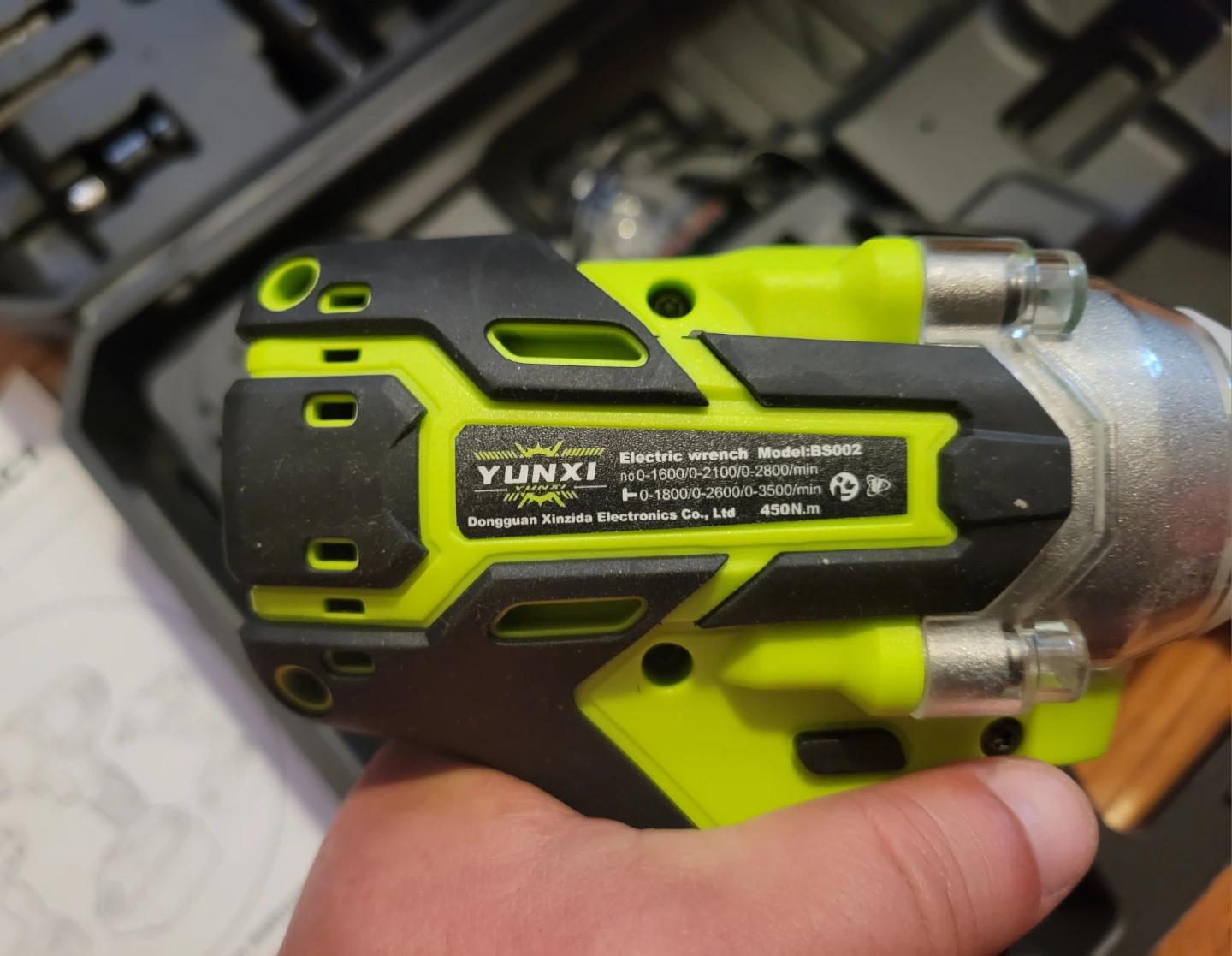 NEW Yunxi Impact Wrench Kit w/2 batteries 4.0Ah - photo 3