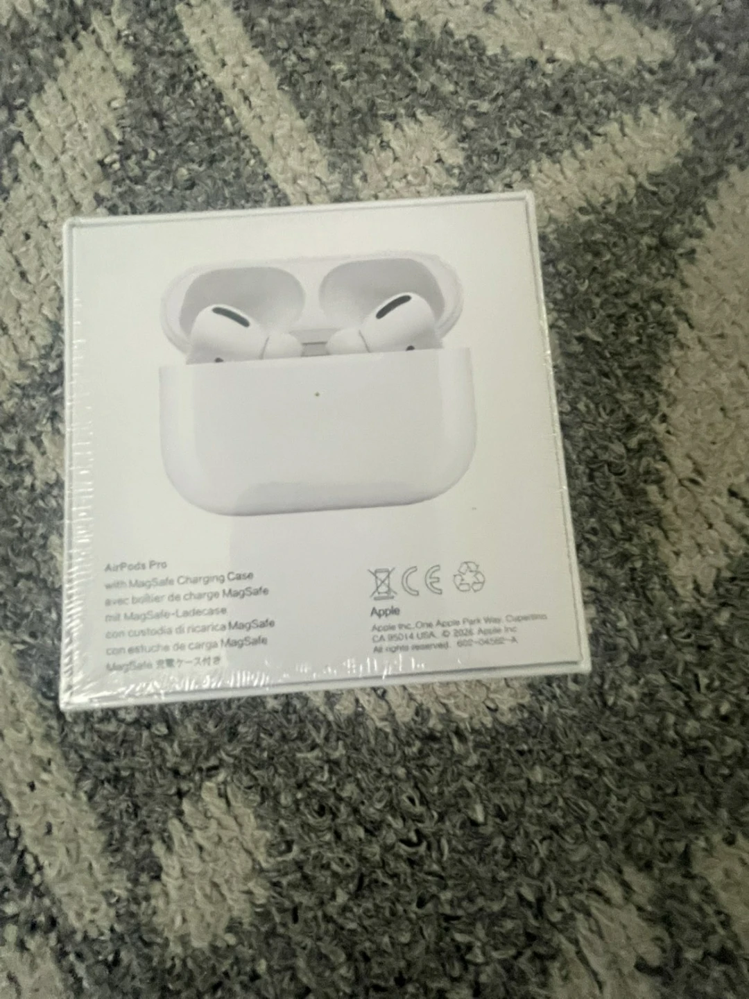 Apple AirPods Pro with MagSafe Charging Case - photo 2