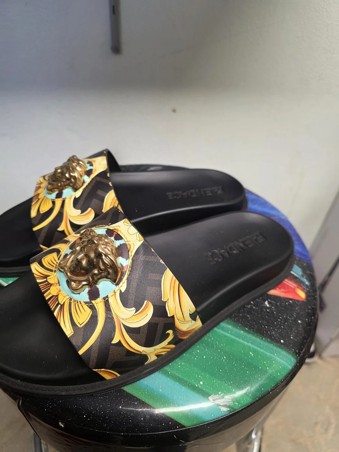 authentic 9.5 Versace Medusa Slides - Black/Gold - photo 3
