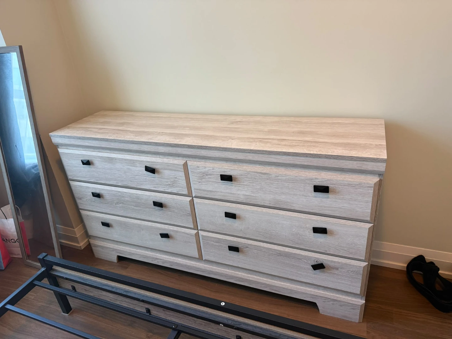 Light Wood Dresser with 6 Drawers