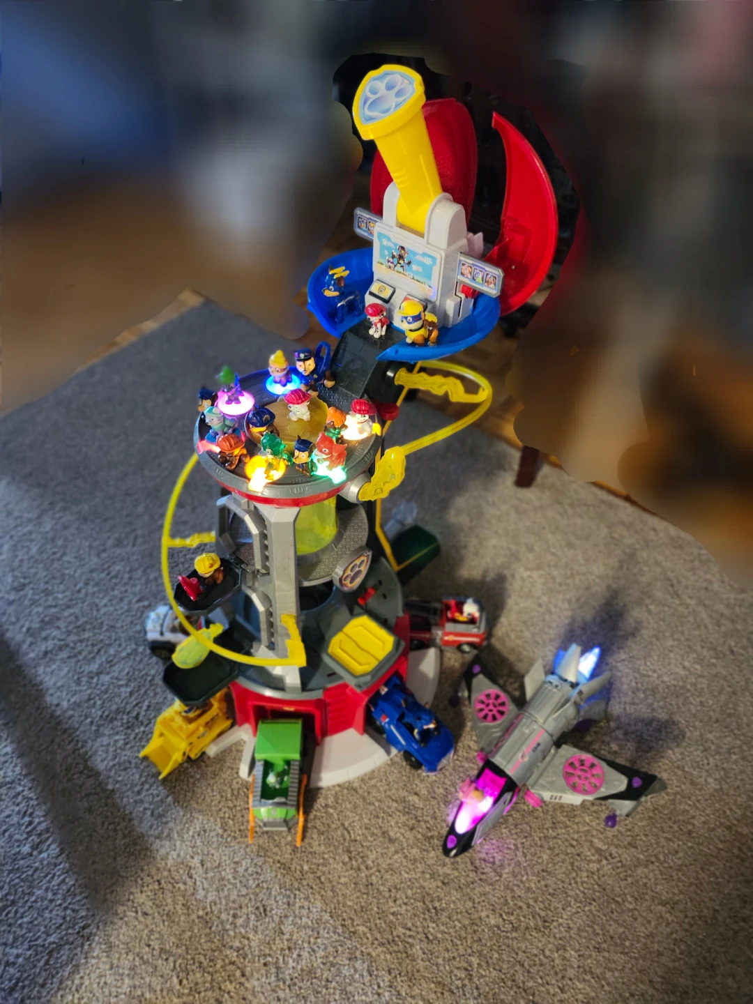 Paw Patrol Tower with Vehicles and Figures - photo 2