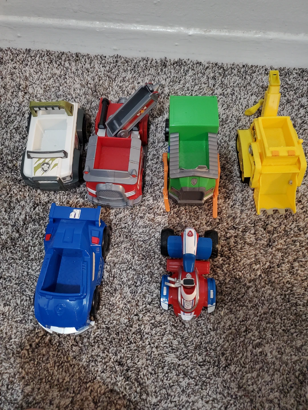 Paw Patrol Tower with Vehicles and Figures - photo 4