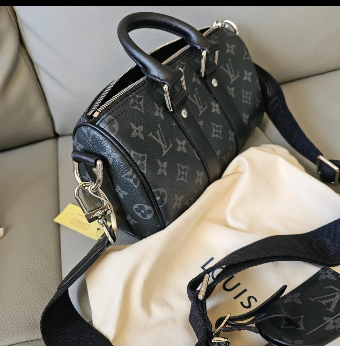 L. VMonogram Duffle Bag