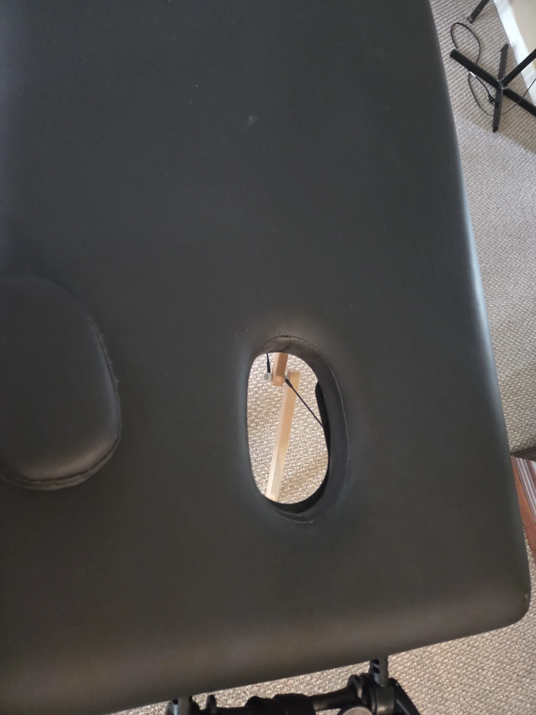 Yaheetetch 2-Fold Massage Table Black - photo 3