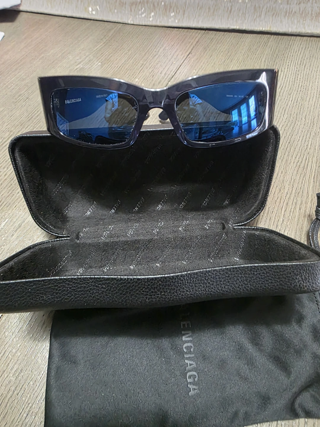 Balenciaga Black Sunglasses with Case - photo 4