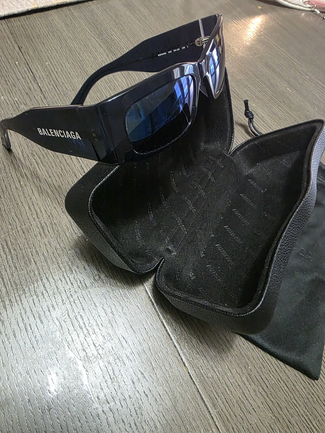Balenciaga Black Sunglasses with Case - photo 5