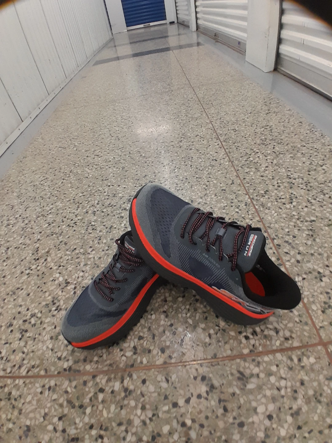 Skechers GOrun Max Cushion Running Shoes Men's Size 10 - photo 5