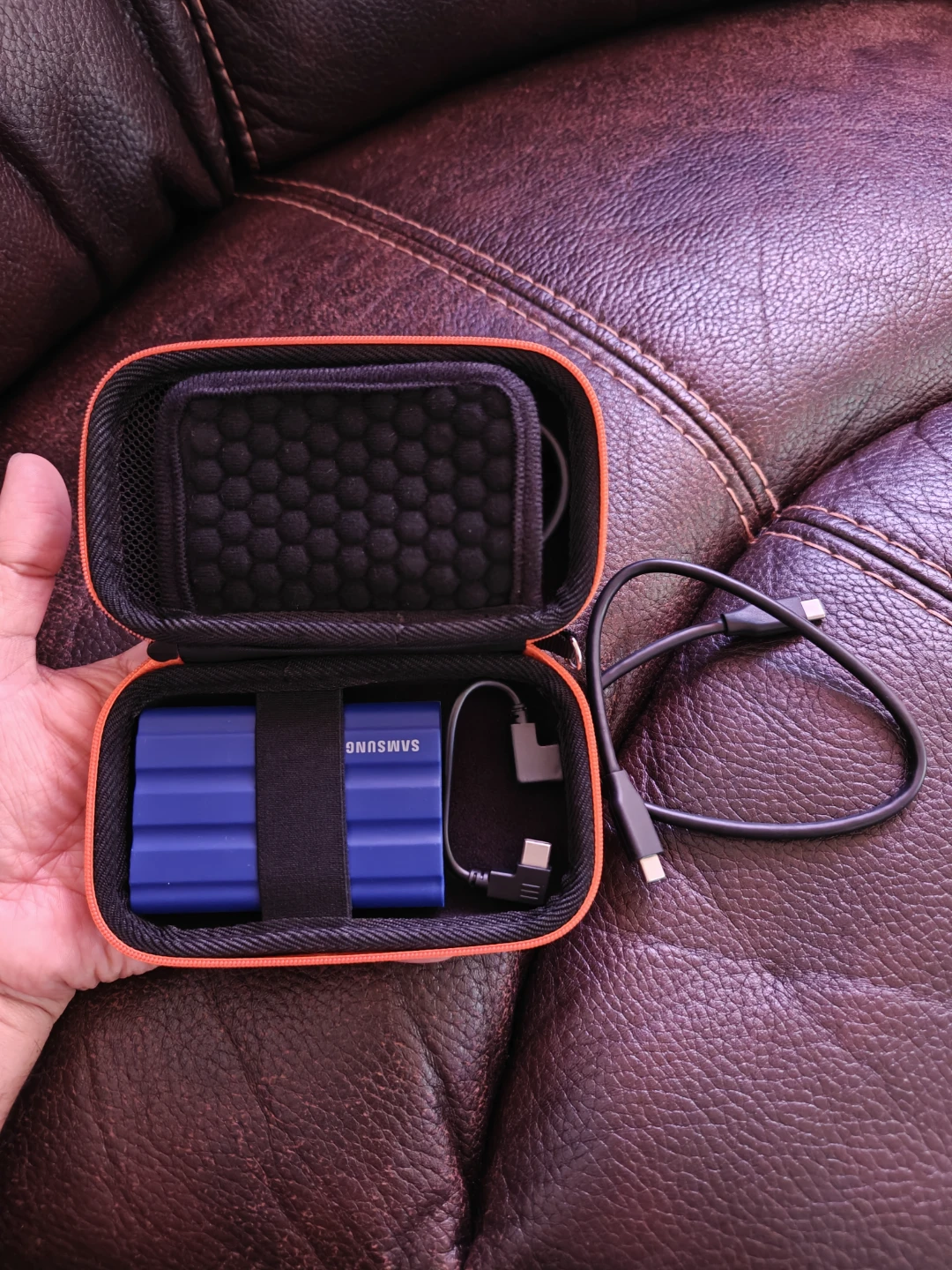 Likenew SamsungT7 Shield 2TB Portable SSD-with NEW CASE-Gaming