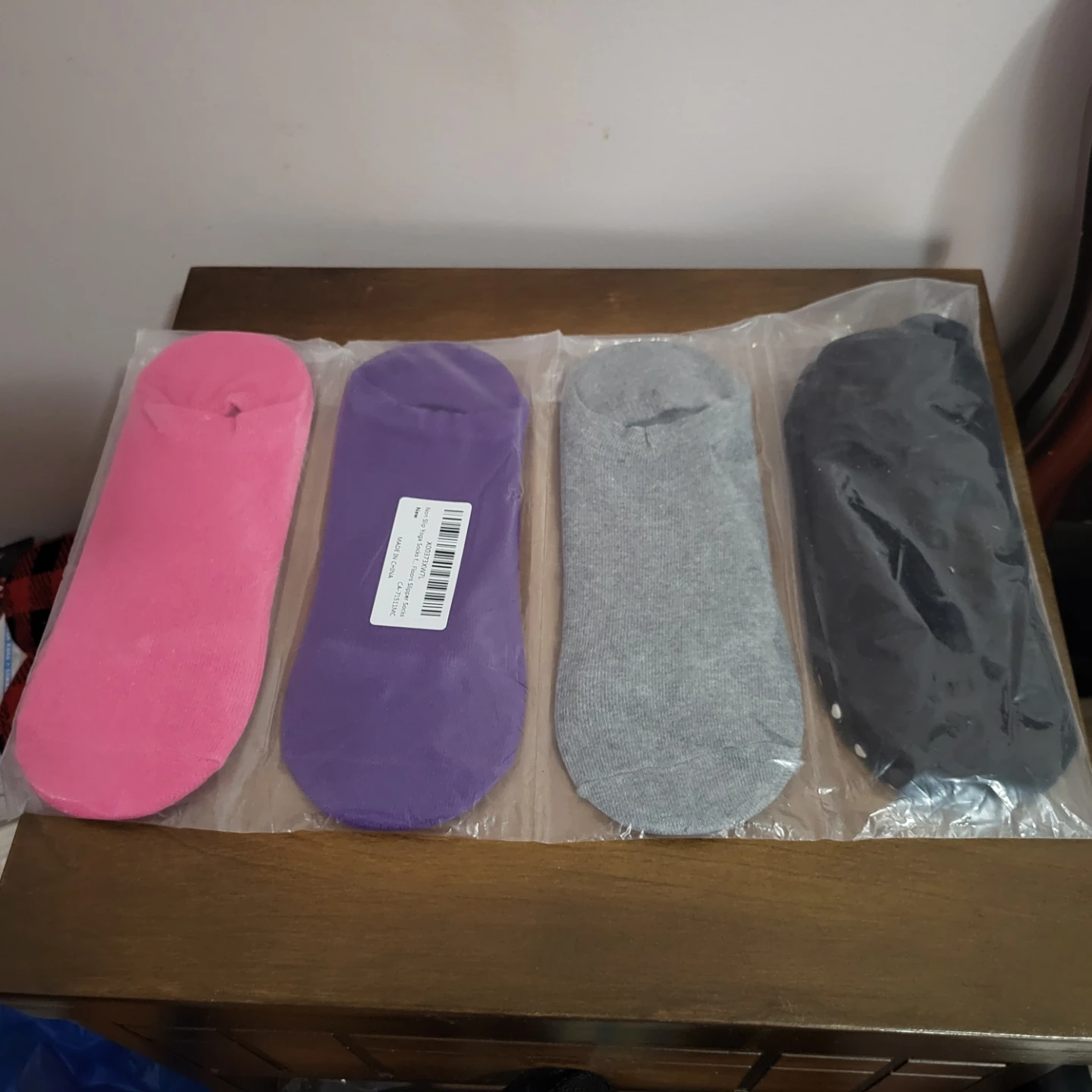 ELUTONG Non Slip Yoga Socks - Women's - 4 Pack - photo 2