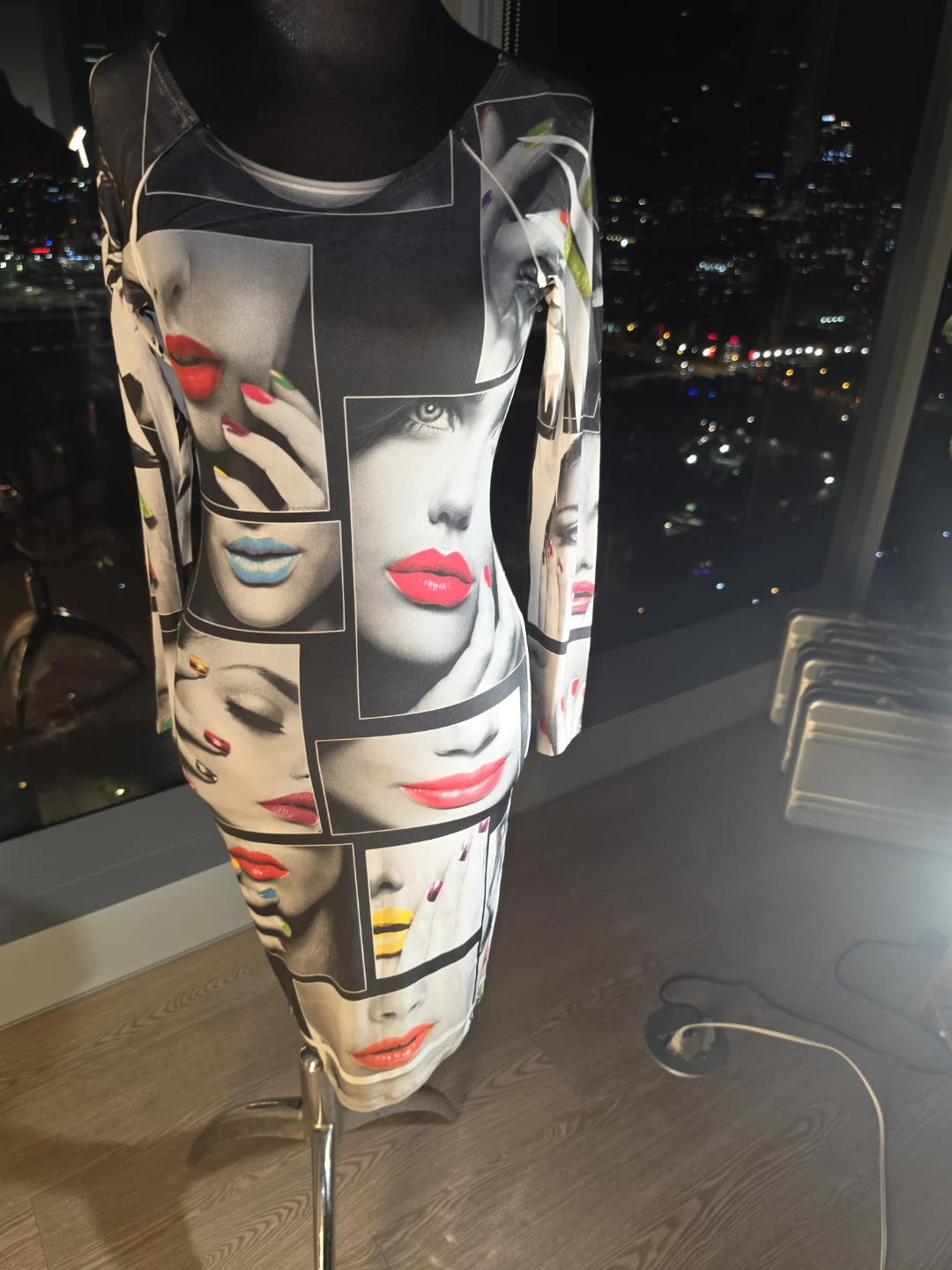 Long Sleeve Graphic Print Dress