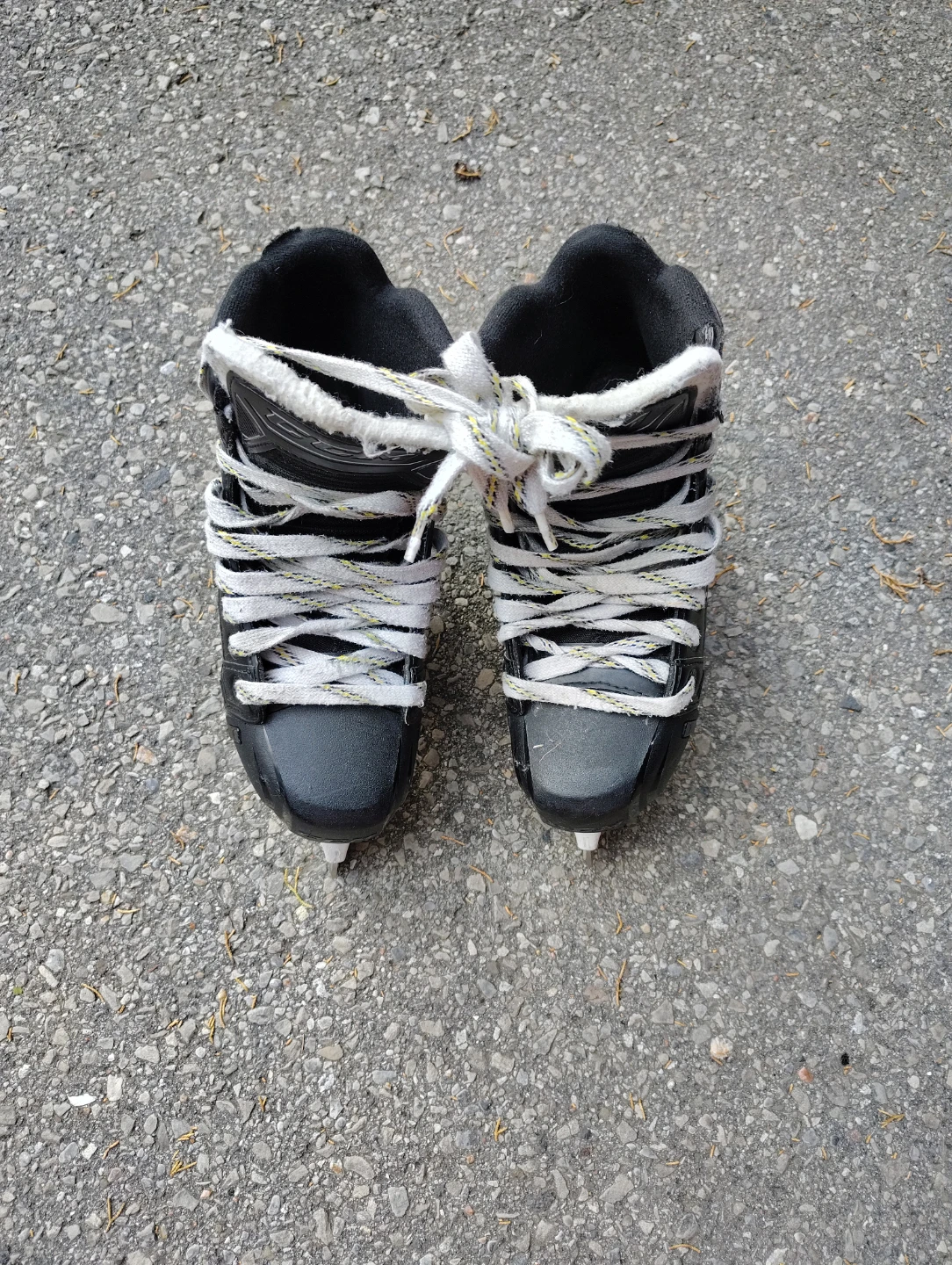 CCM Hockey Skates - photo 2