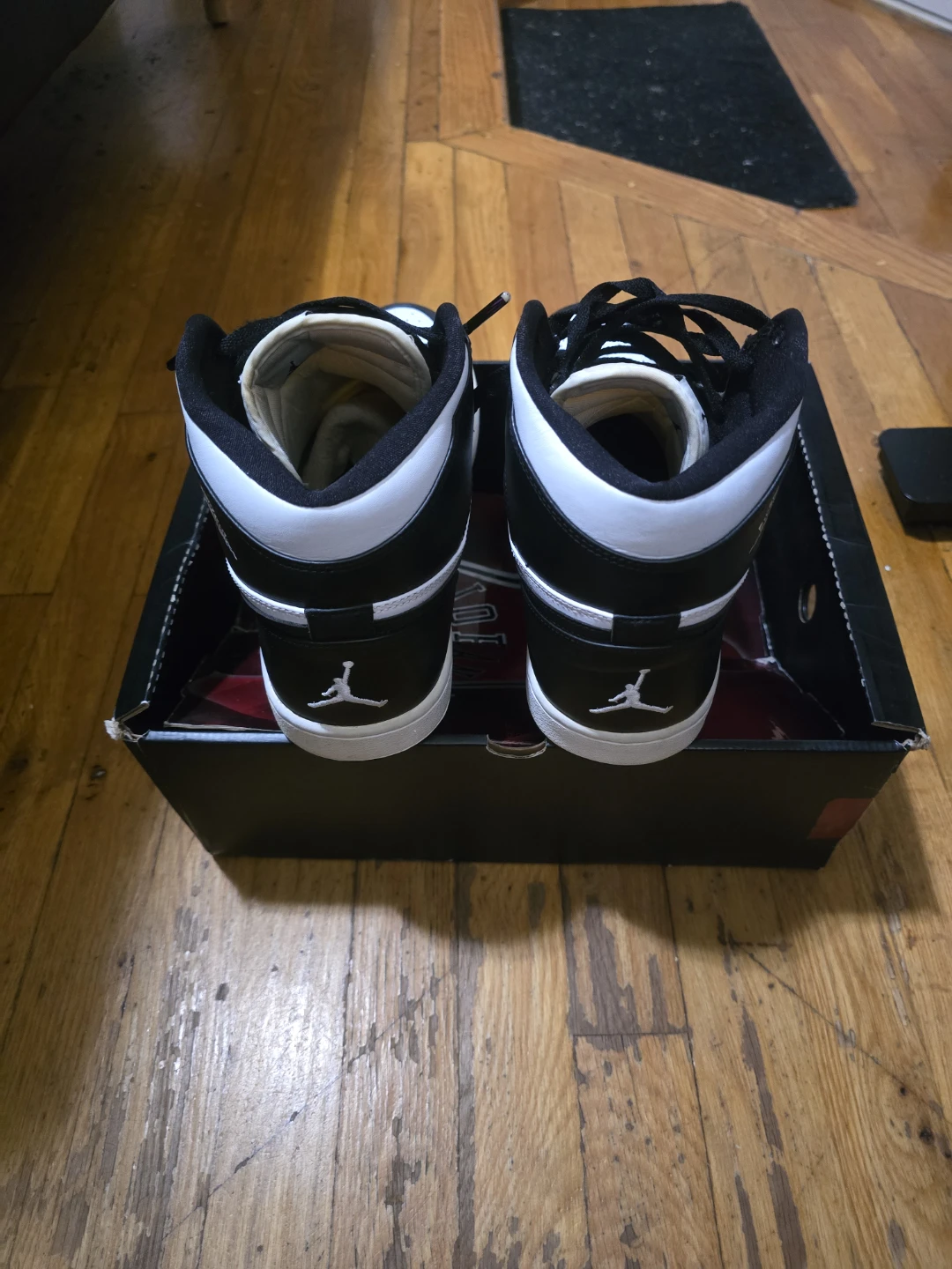 Jordan retro 1 2008 High OG Countdown CDP White Black, Size 10.5 - photo 2