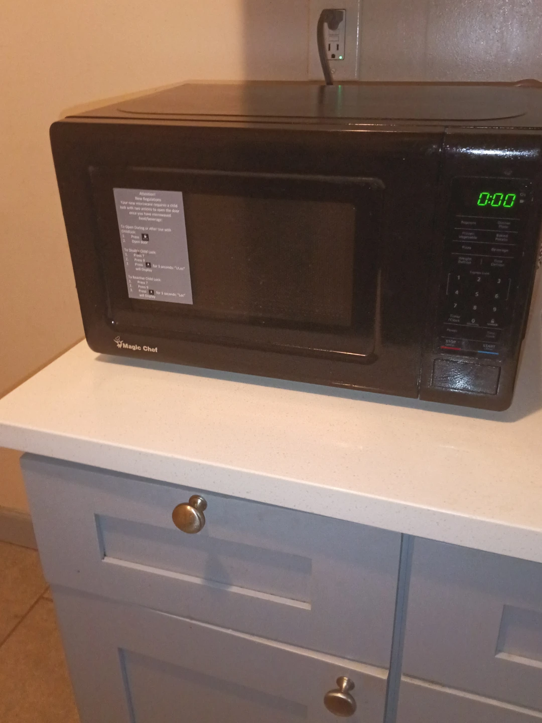 Magic Chef Microwave Oven