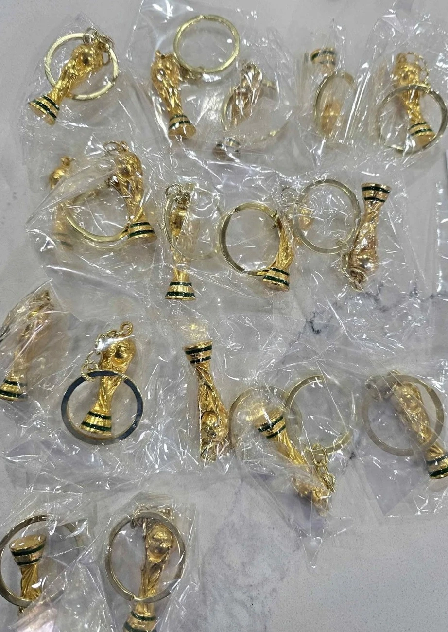 Fifa Trophy collectable Keychain - photo 4