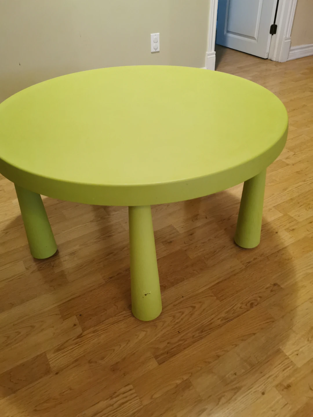 Green Round Kids Table - photo 2