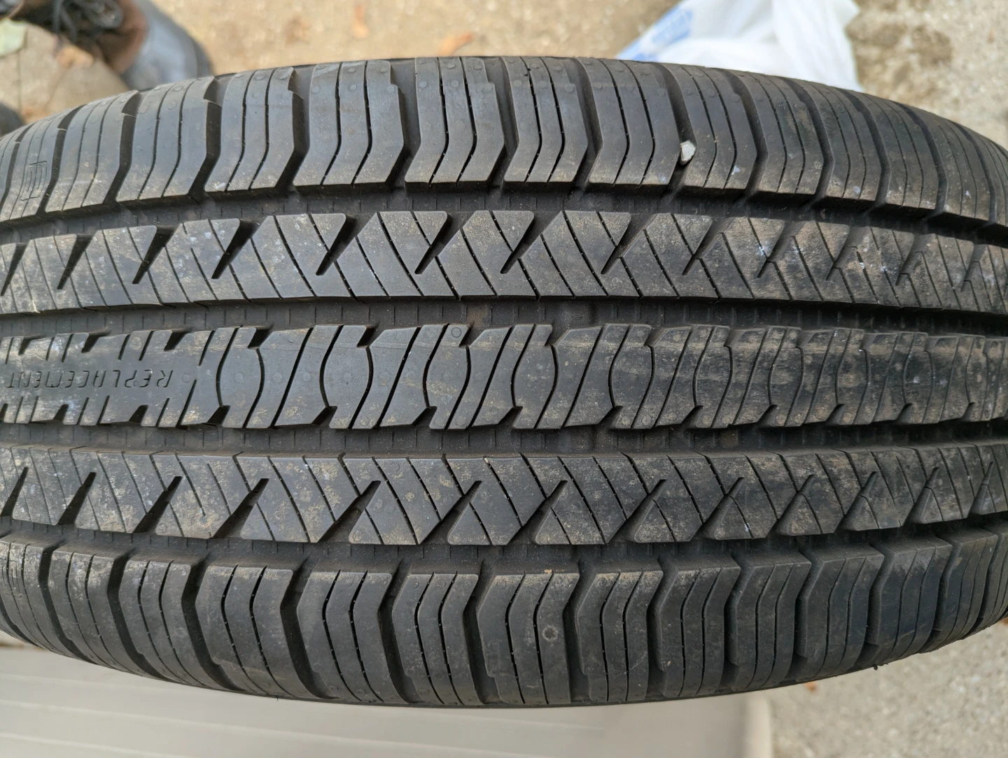 General Tire 225/50 R18 95H
