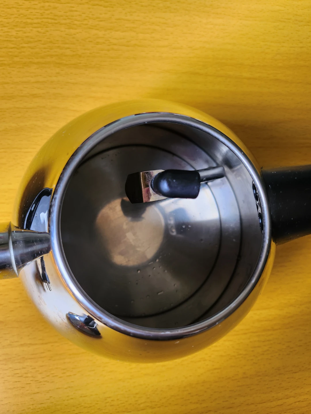 Betty Crocker Cordless Electric Kettle - photo 2