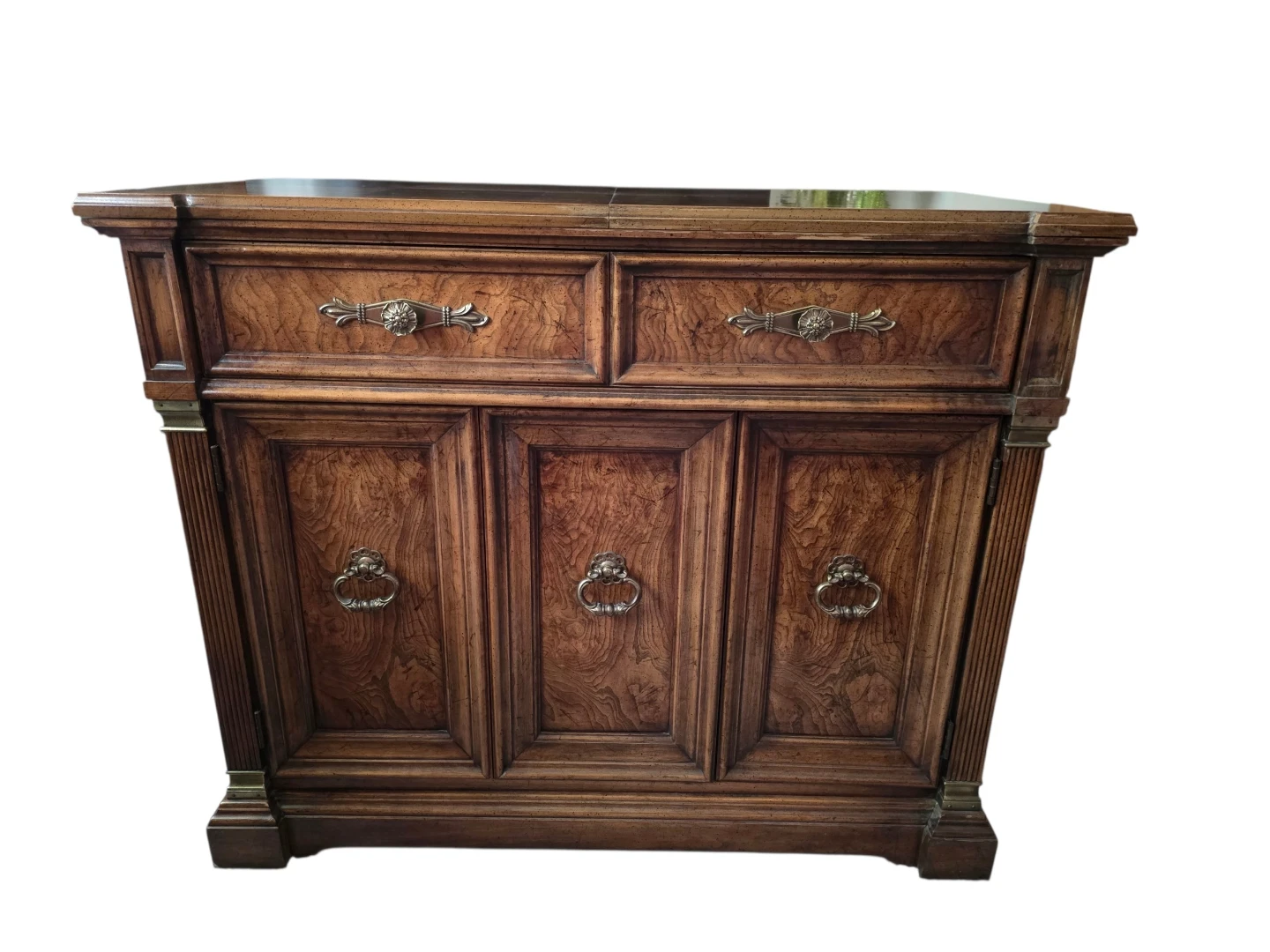 White Fine Furniture Sideboard / Buffet