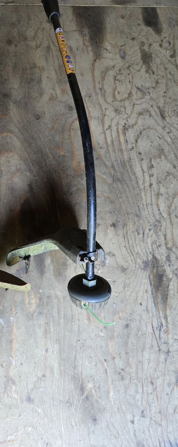 Weed Eater String Trimmer - photo 2