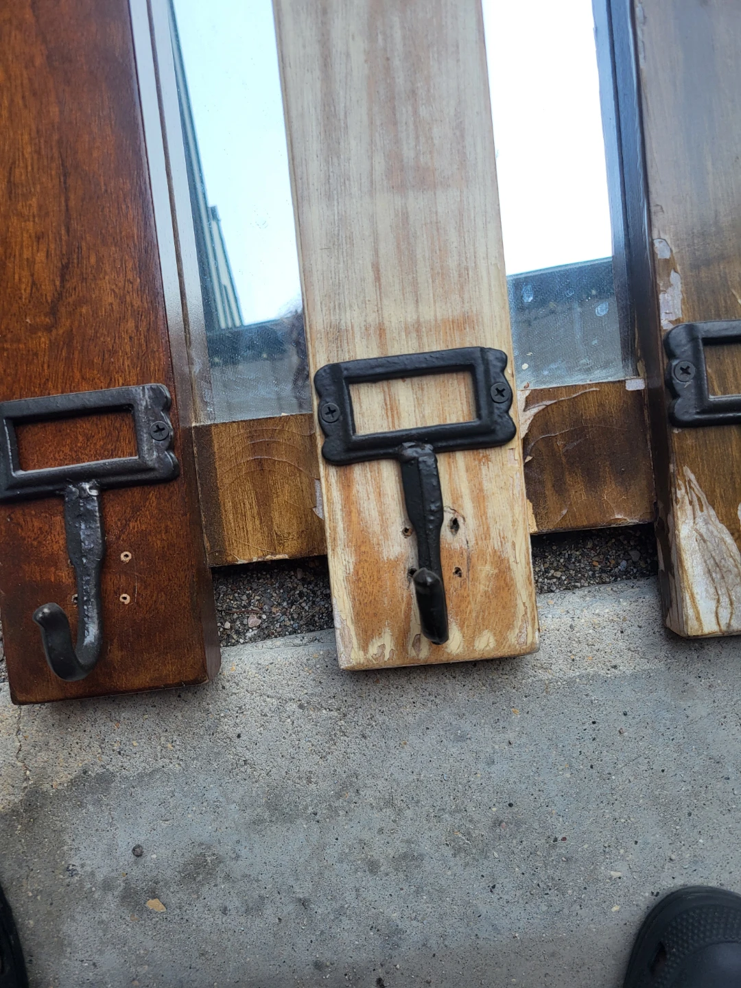 Wooden Mirror with 3 Hooks - photo 2
