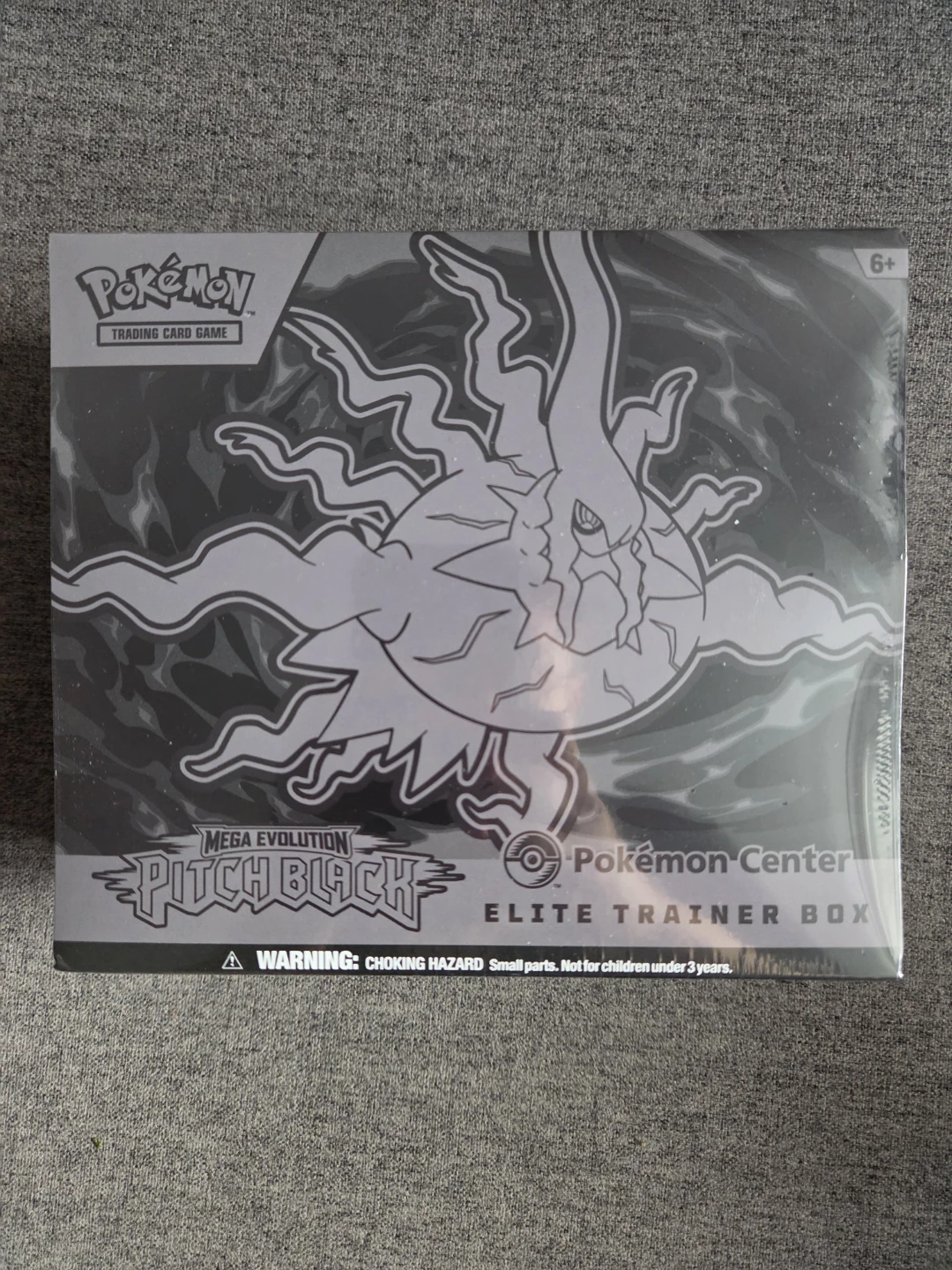 Pokémon Mega Evolution Pitch Black Elite Trainer Box