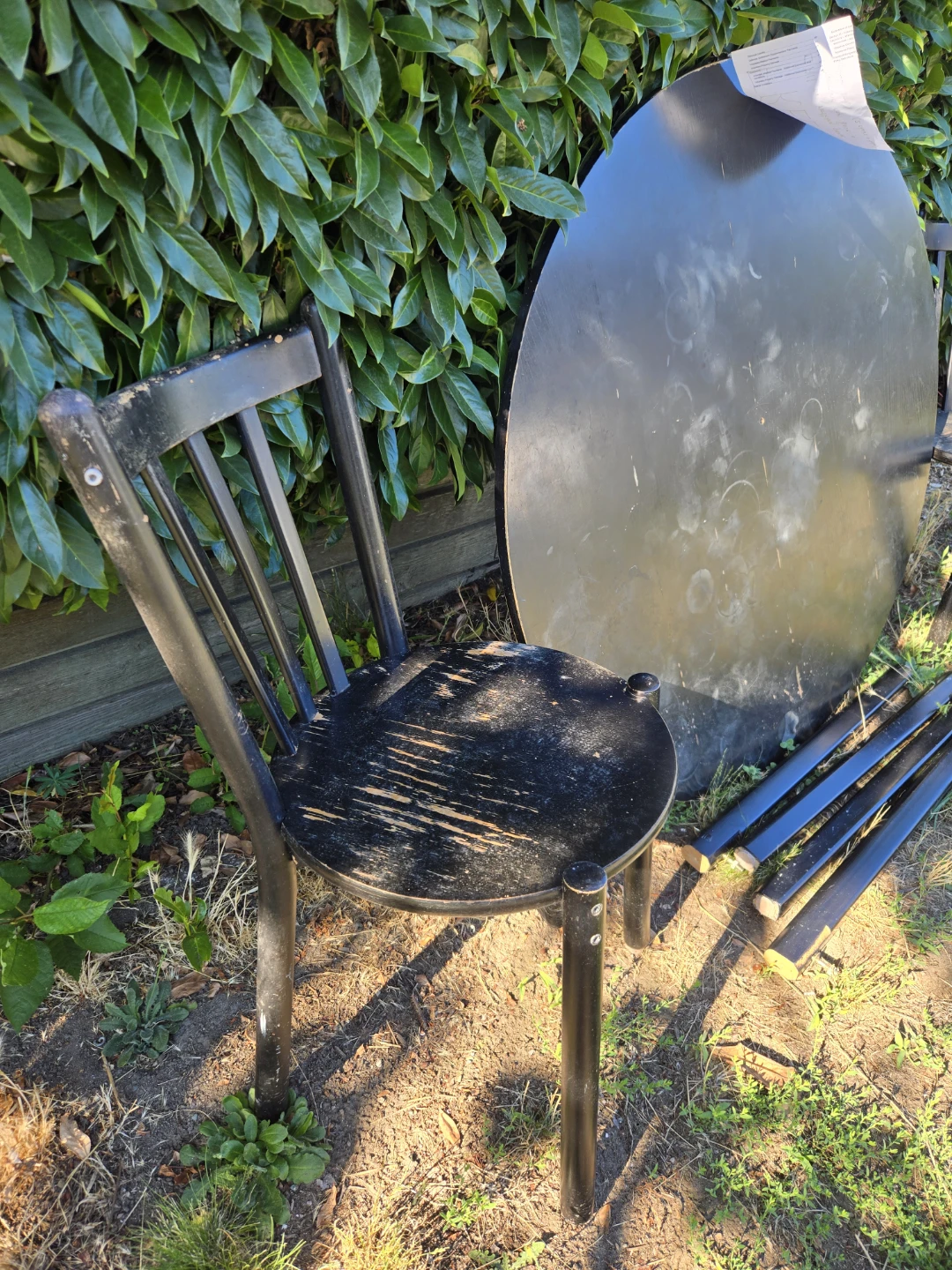 Round Dining Table with 2 Chairs - photo 2