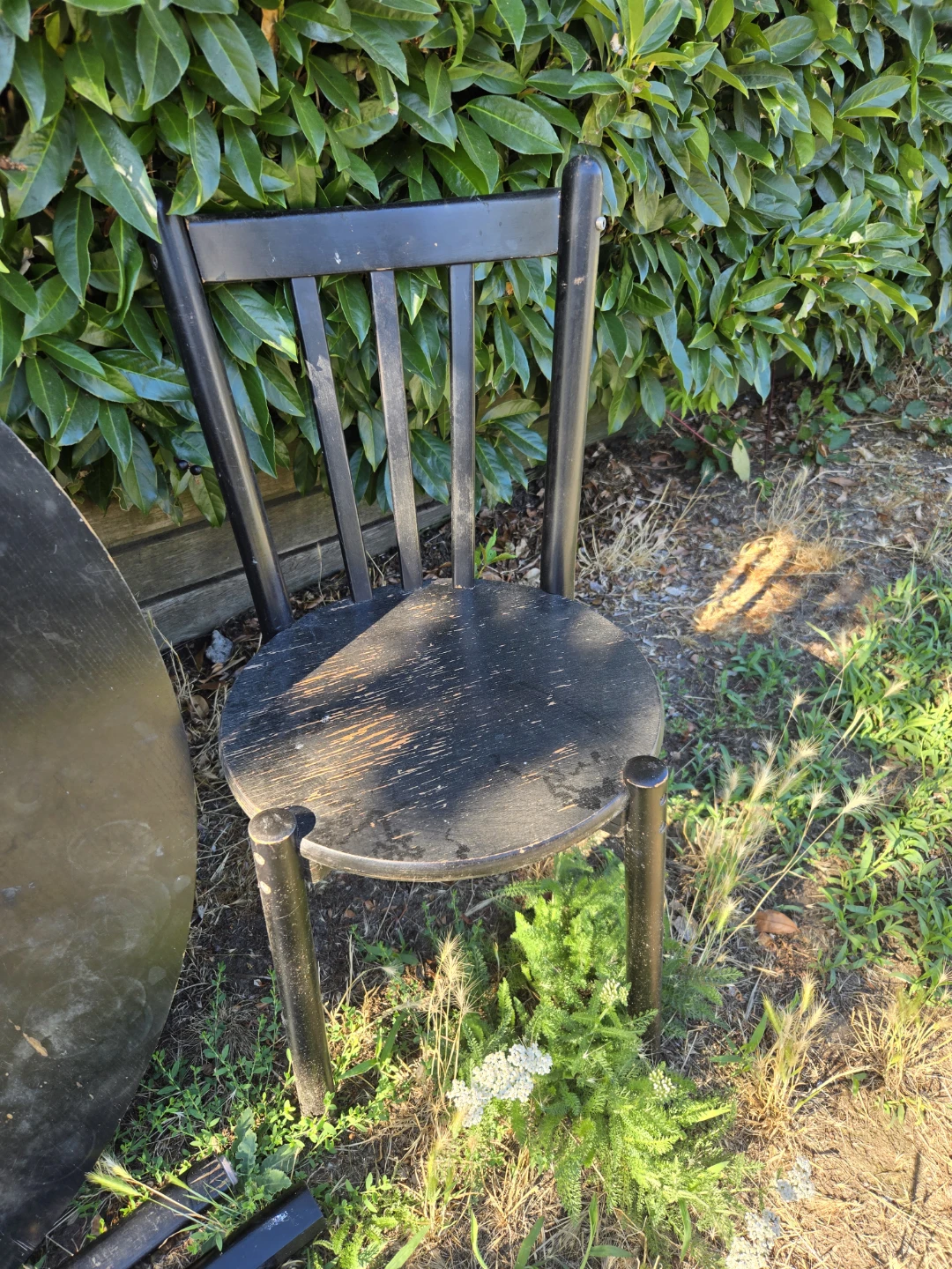 Round Dining Table with 2 Chairs - photo 3