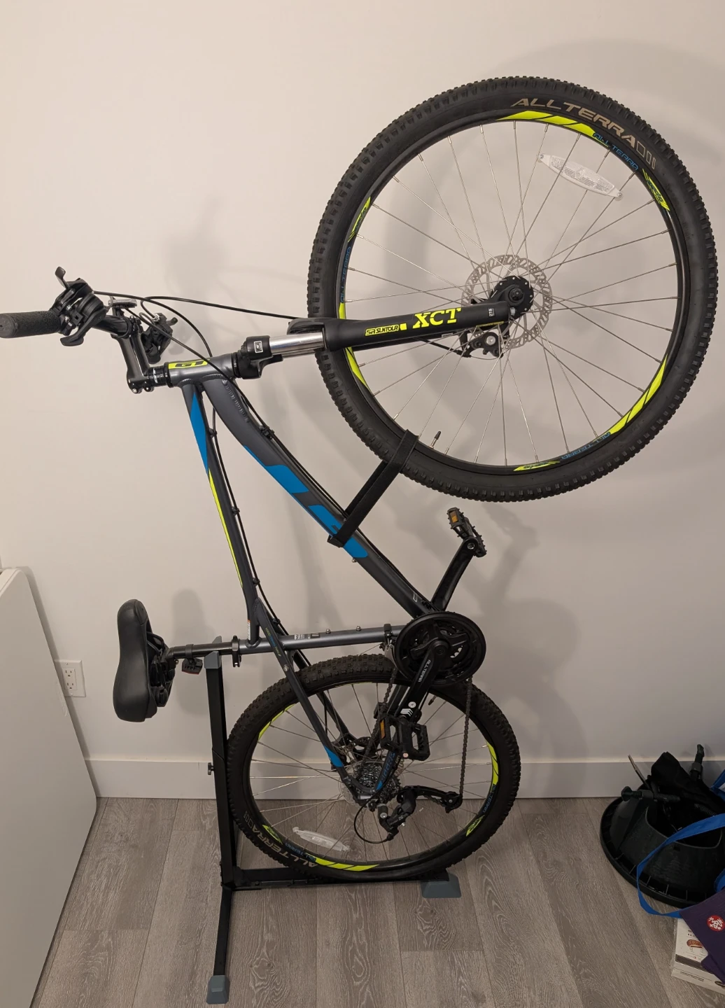 GT Aggressor Sport 27.5" Mountain Bike – Like New - photo 4