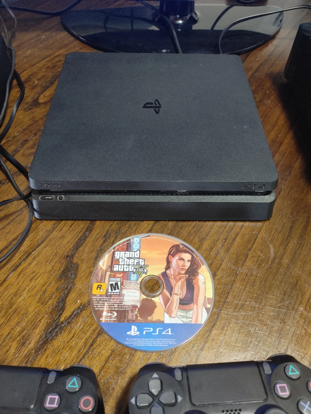 PlayStation 4 slim and original Xbox - photo 2