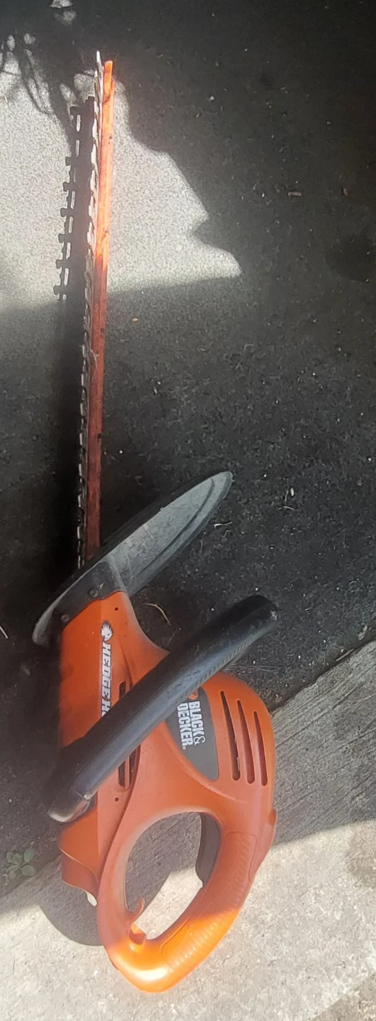 Black & Decker Hedge Trimmer HHT500 - photo 3