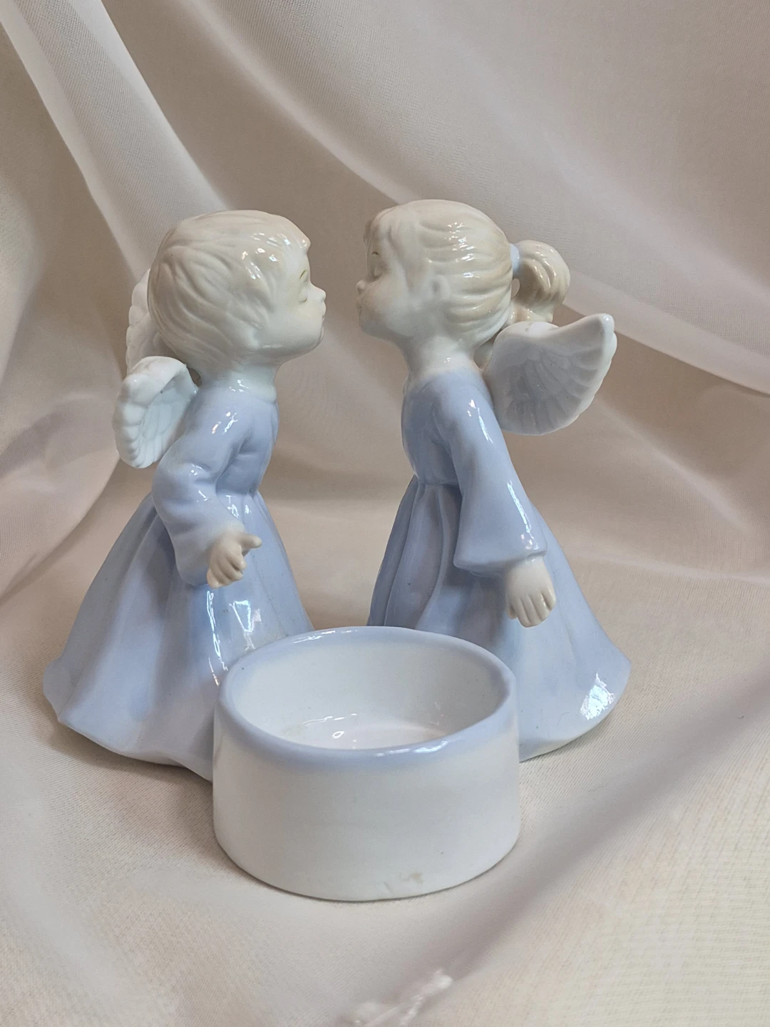 Beautiful 4 1/2" Tall Porcelain Kissing Angles Tealight Holder
