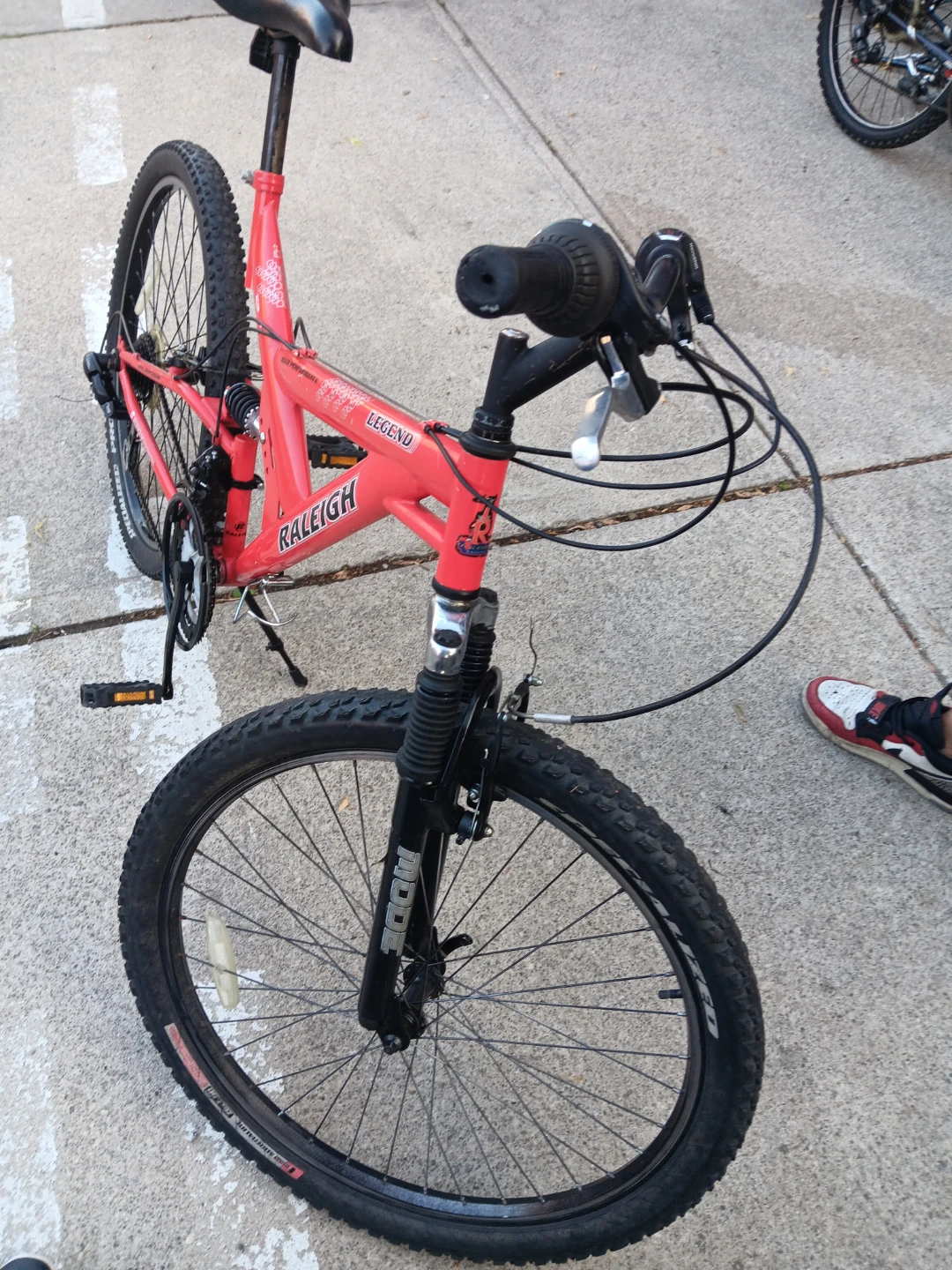 Raleigh Legend Mountain Bike - photo 3