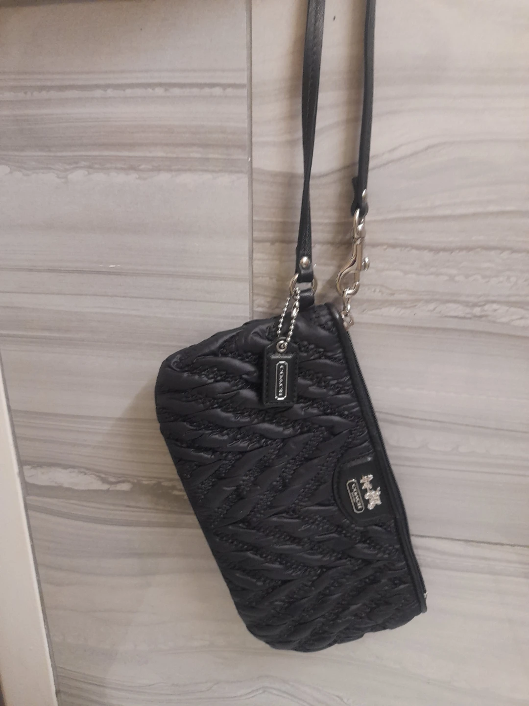 Coach Black Quilted Wristlet like new - photo 3