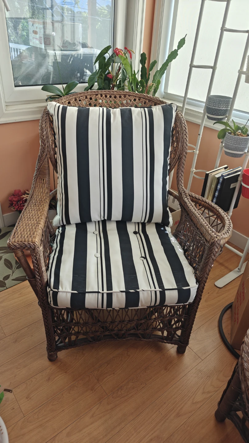 Set of 2 Wicker Lounge Chairs with Cushions - photo 3