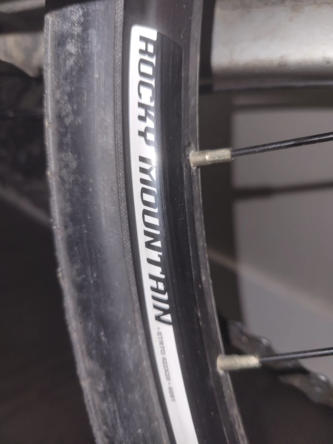 Norco storm 5 Rocky mountain tires - photo 5