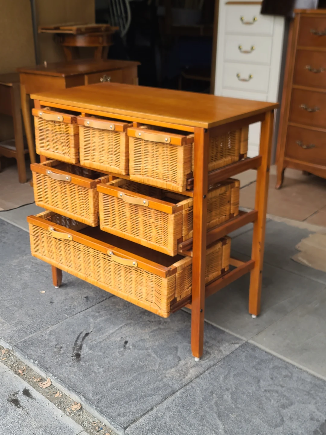 Wooden storage unit with 8 wicker baskets - photo 2