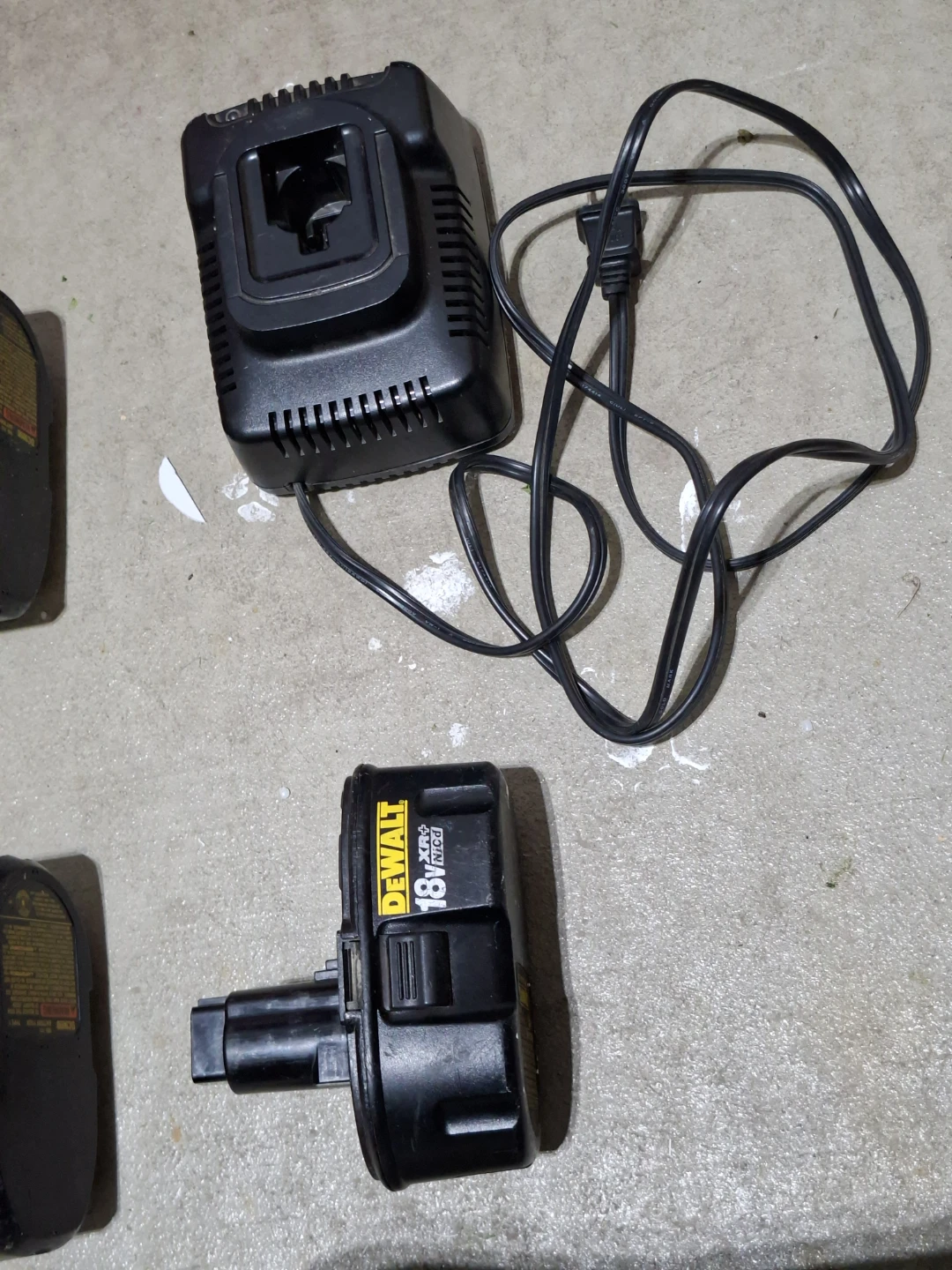DeWalt 18V Cordless Drill and Impact Driver Combo Kit - photo 3