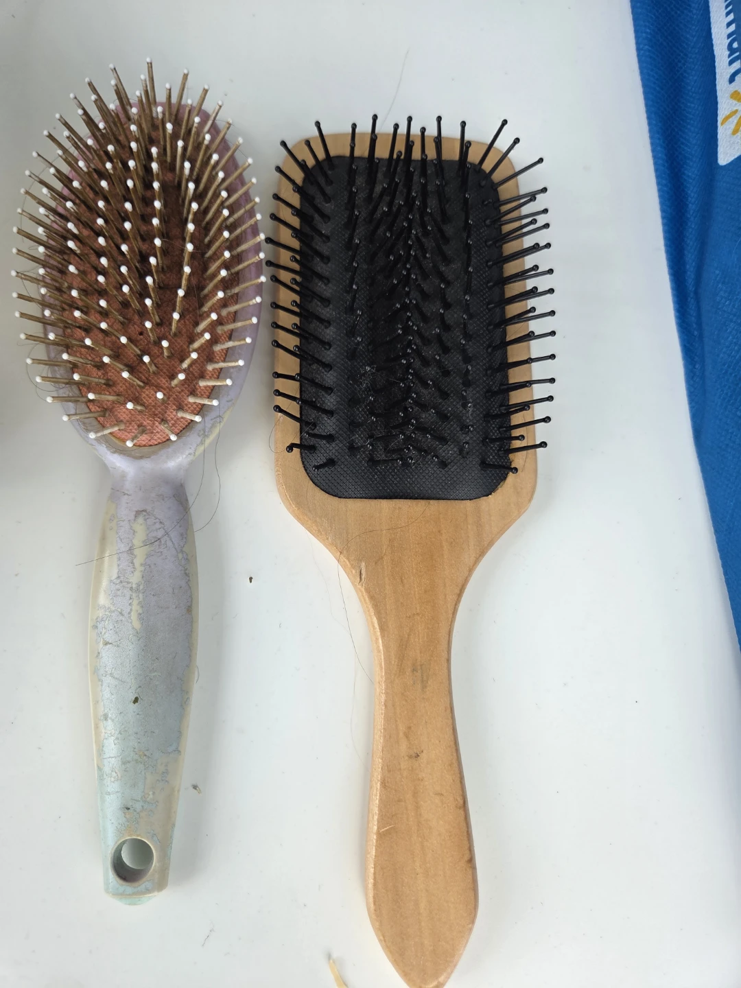 Lot of 2 Hair Brushes