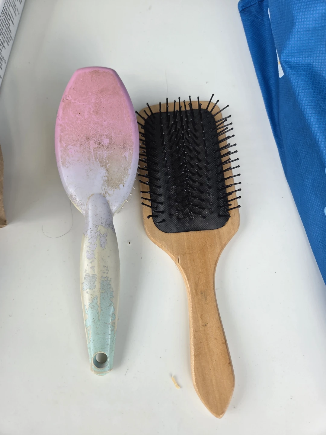 Lot of 2 Hair Brushes - photo 4