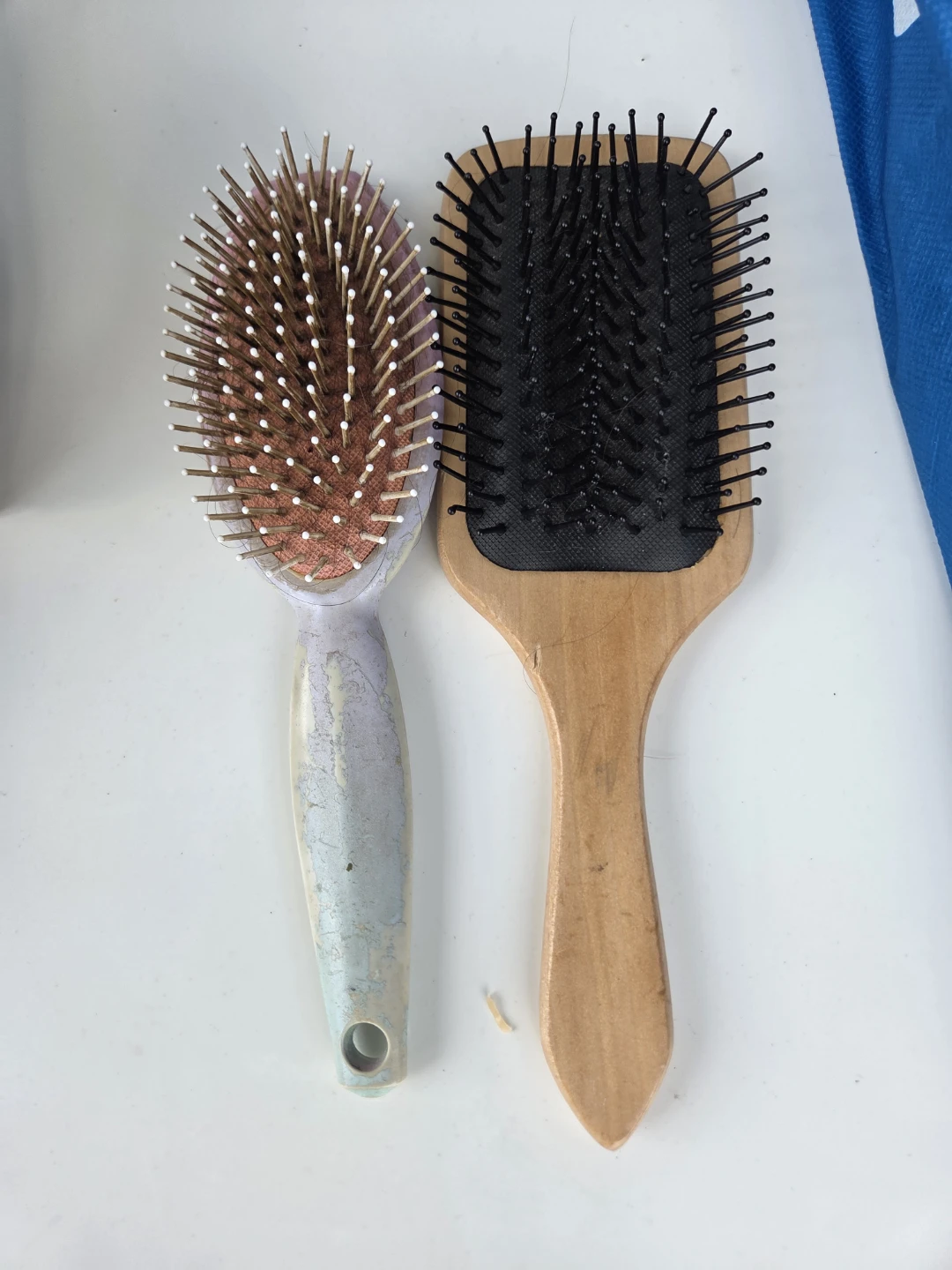 Lot of 2 Hair Brushes - photo 5