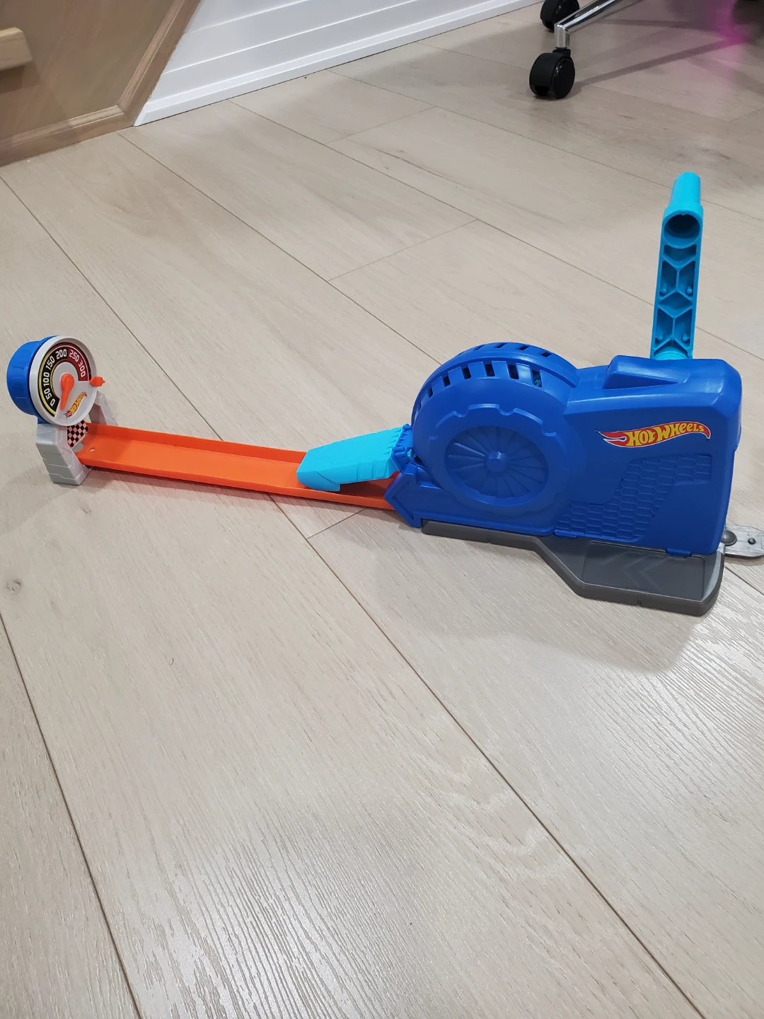 Hot Wheels Track Builder Rev 'n Launch Challenge Playset