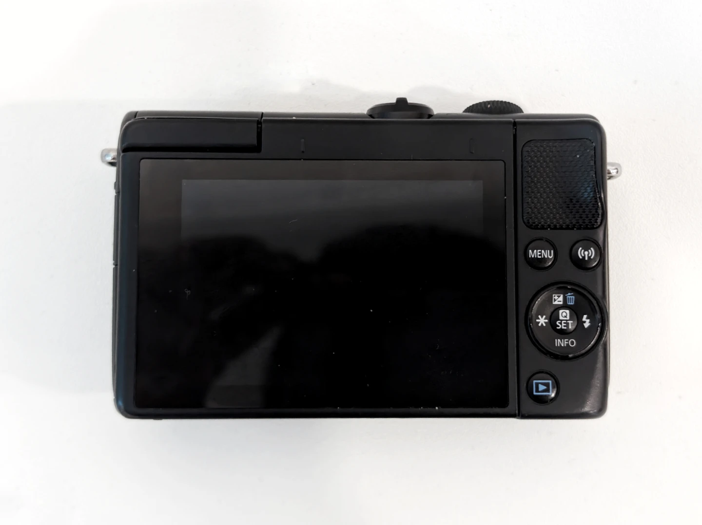 Canon M100 Compact Camera + 15-45mm Lens Kit – Mint Condition - photo 4