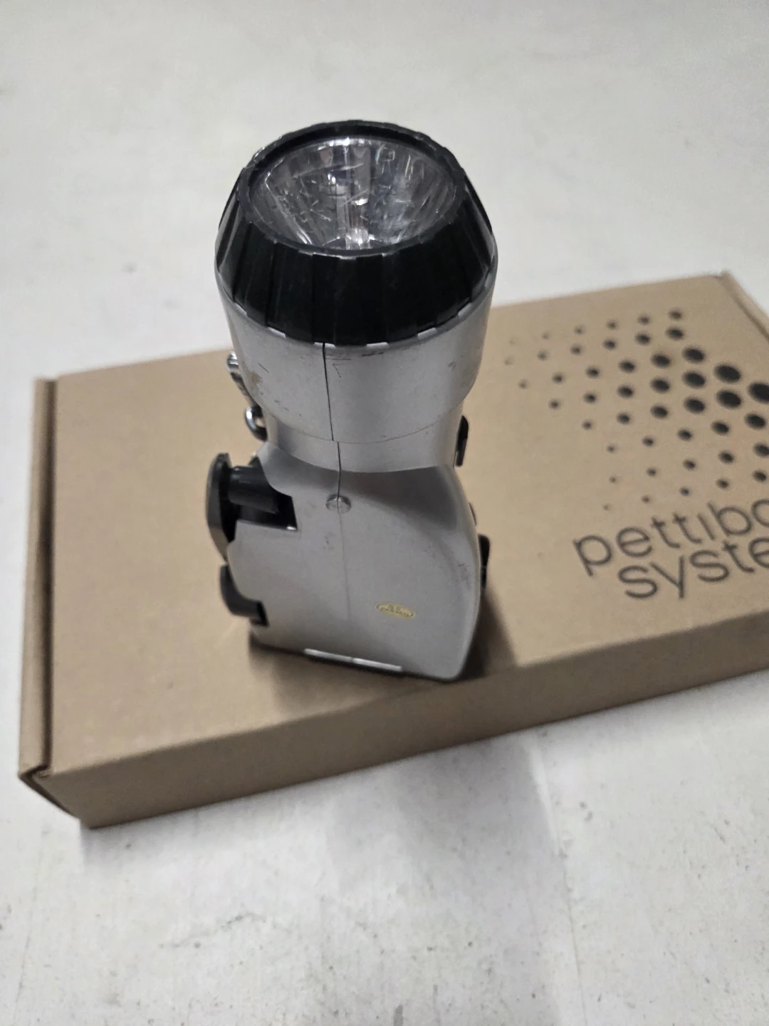 Pettibox System flashlight radio combo - photo 3