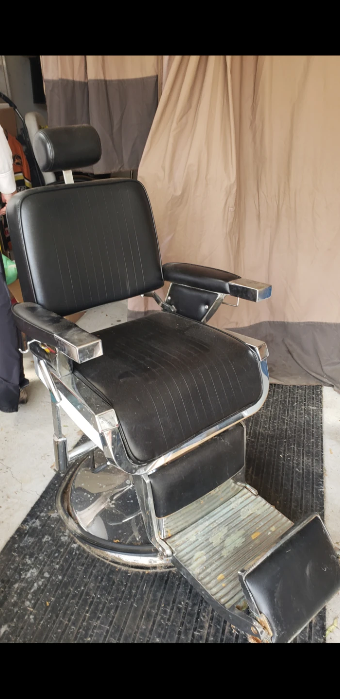 Barber Chair with Footrest