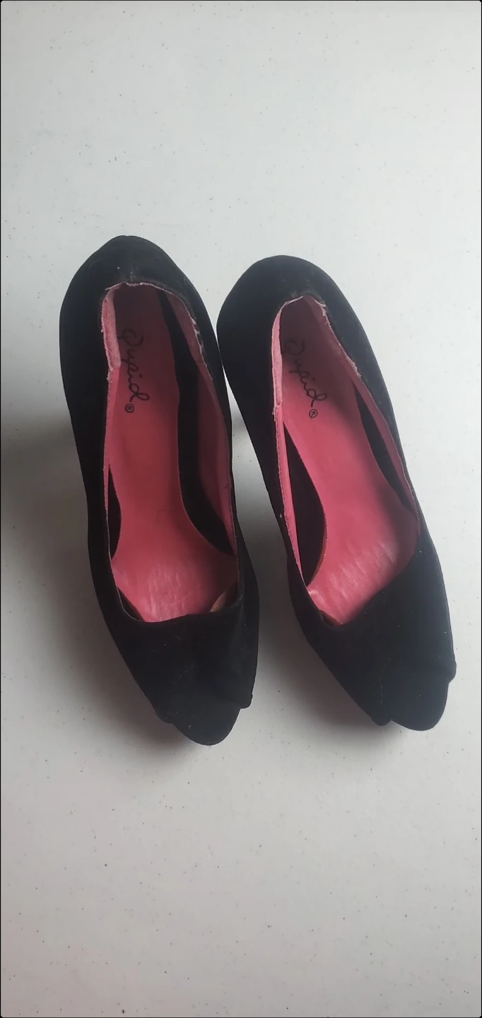 Qupid Black Velvet Heels Size 7.5