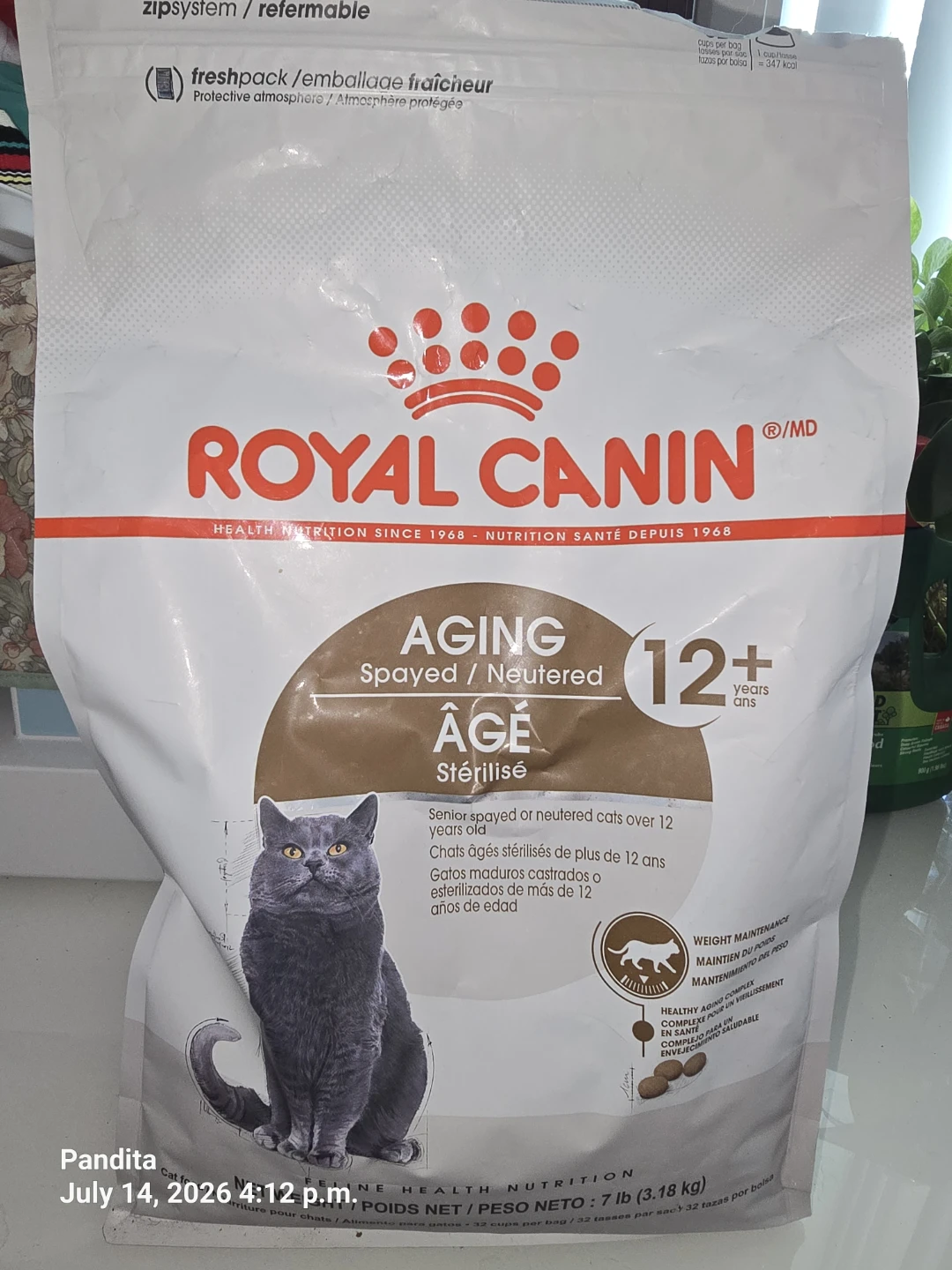Royal Canin Aging Spayed/Neutered Cat Food 7 lb bag - photo 2