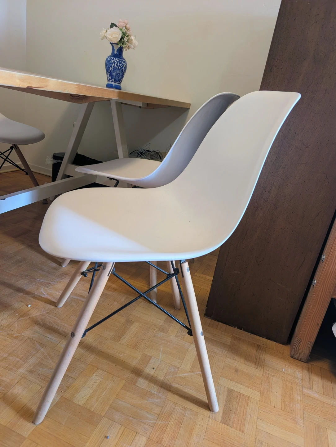 Solid Wood 6-8 Seater Dining Table + 4 White Chairs Set - photo 3