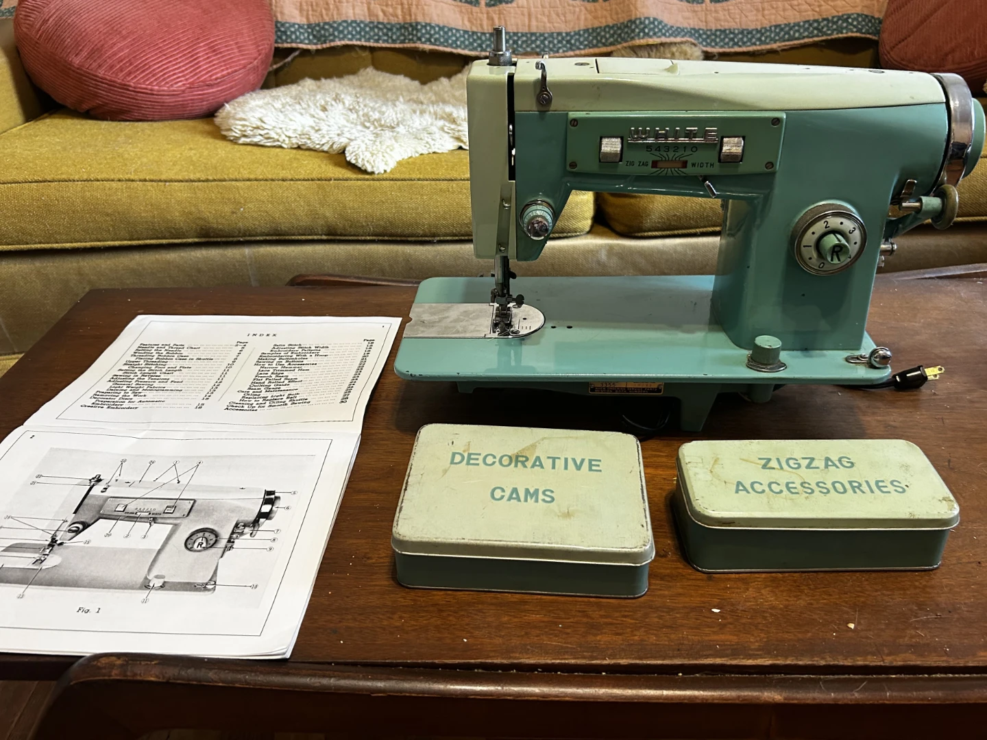 WHITE Zig Zag Sewing Machine Model 3355